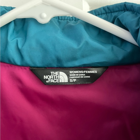 Women’s Small North Face Jacket - Picture 3 of 5